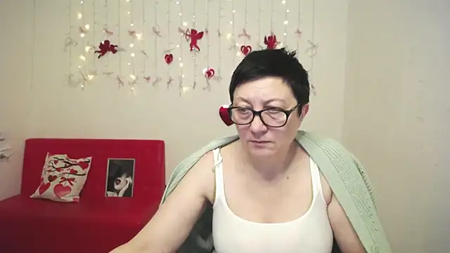 EmilyL0ve online show from February 2026 06:18:01 PM