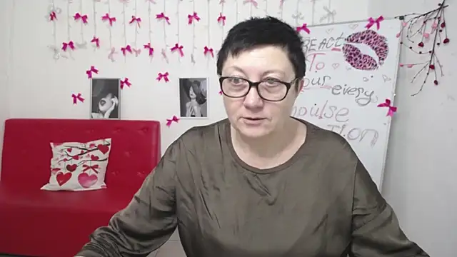 EmilyL0ve online show from March 2026 06:15:02 PM