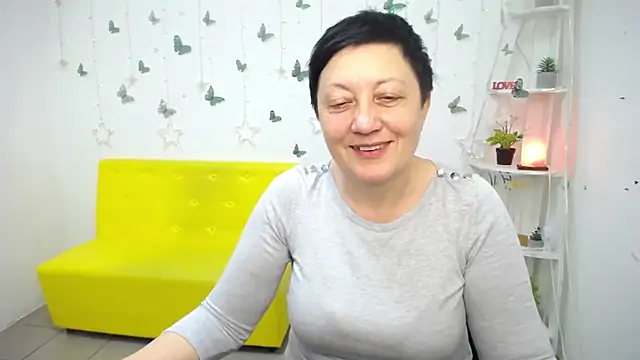 EmilyL0ve online show from May 2026 05:11:02 PM