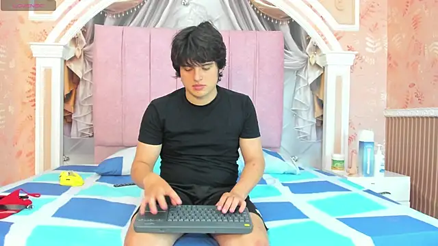 Mr increible elastigirl online show from January 2026 08:27:01 PM