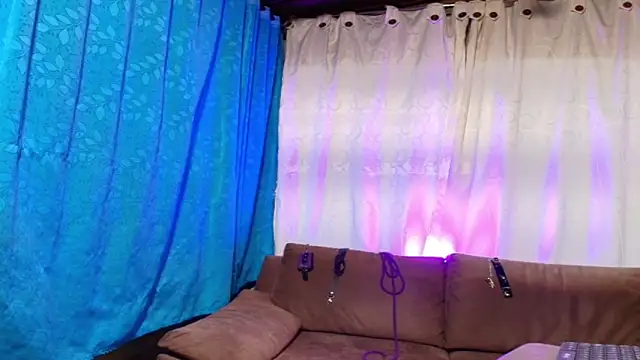 Gabys1610 online show from April 2026 11:00:01 PM