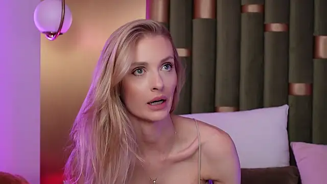 AmeliaAngel online show from December 2025 05:28:01 PM