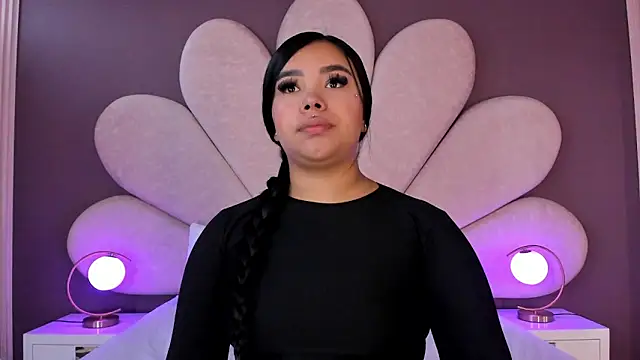 Liaevans   online show from January 2026 07:09:01 PM