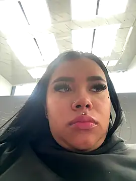 Liaevans   online show from January 2026 06:56:02 PM