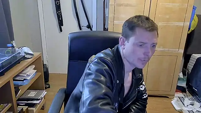 AurinSky online show from June 2026 10:44:01 PM