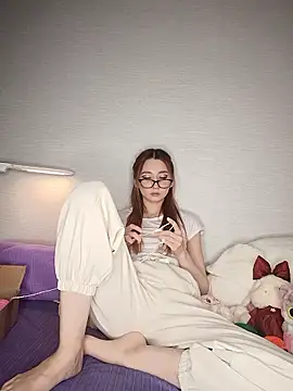 Moon Flora online show from January 2026 10:06:02 PM