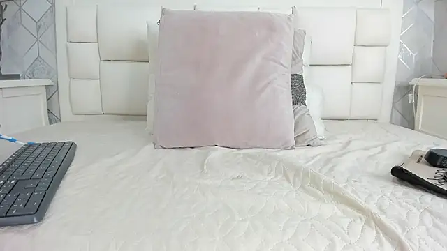 Snapshot of laura_rouse7 chatting on February 2026 07:43:01 PM laura rouse7 online show from February 2026 07:43:01 PM