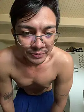 GostosoRS25 online show from May 2026 05:33:01 PM