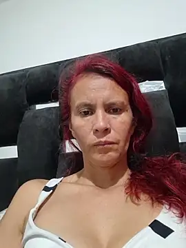 cintia love online show from March 2026 06:39:01 PM