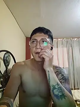 Xavlex0803 online show from April 2026 11:17:02 PM