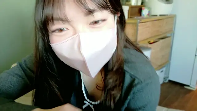   Yui  online show from February 2026 04:43:01 AM