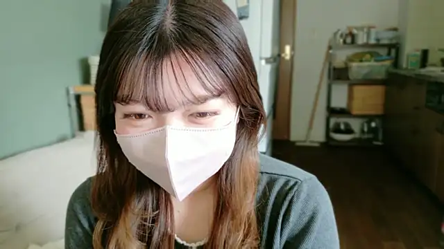   Yui  online show from February 2026 02:01:01 AM