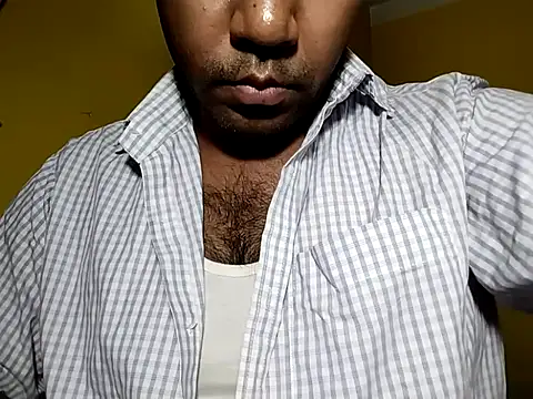 Snapshot of Lucky___05 chatting on June 2026 06:30:02 AM Lucky 05 online show from June 2026 06:30:02 AM