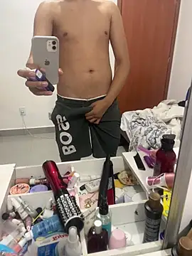 lzinho9153 online show from March 2026 03:47:02 AM