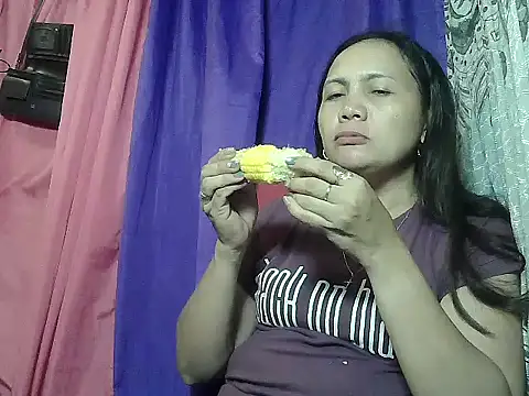Snapshot of prettymomma24xx chatting on June 2026 09:53:01 AM prettymomma24xx online show from June 2026 09:53:01 AM