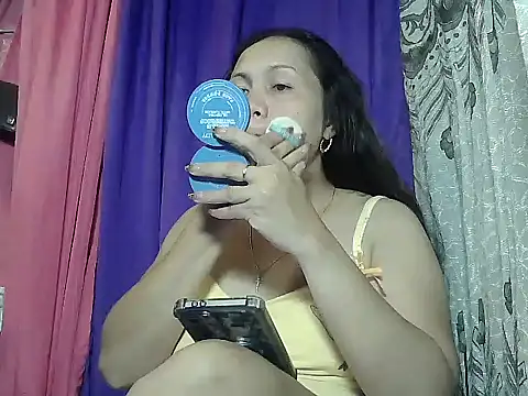 Snapshot of prettymomma24xx chatting on June 2026 06:09:02 PM prettymomma24xx online show from June 2026 06:09:02 PM
