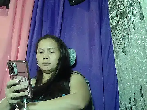Snapshot of prettymomma24xx chatting on July 2026 12:55:01 AM prettymomma24xx online show from July 2026 12:55:01 AM