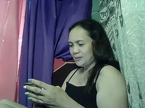Snapshot of prettymomma24xx chatting on May 2026 02:07:02 AM prettymomma24xx online show from May 2026 02:07:02 AM