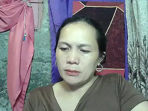 Snapshot of prettymomma24xx chatting on May 2026 01:59:02 PM prettymomma24xx online show from May 2026 01:59:02 PM