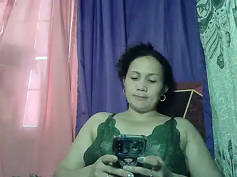 Snapshot of prettymomma24xx chatting on May 2026 03:01:02 AM prettymomma24xx online show from May 2026 03:01:02 AM