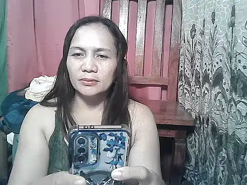 prettymomma24xx online show from April 2026 01:51:01 PM