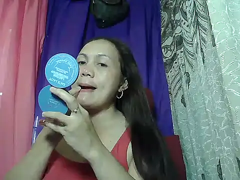 Snapshot of prettymomma24xx chatting on July 2026 01:52:01 AM prettymomma24xx online show from July 2026 01:52:01 AM