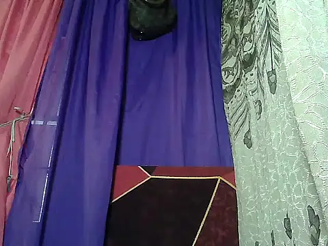 Snapshot of prettymomma24xx chatting on May 2026 09:32:01 PM prettymomma24xx online show from May 2026 09:32:01 PM