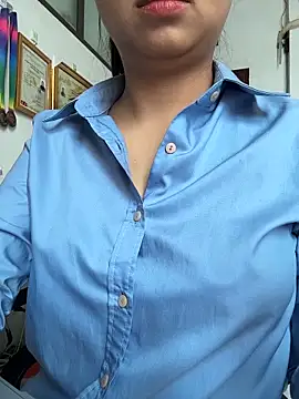 Snapshot of Bong_lovelyy chatting on March 2026 06:43:02 AM Bong lovelyy online show from March 2026 06:43:02 AM