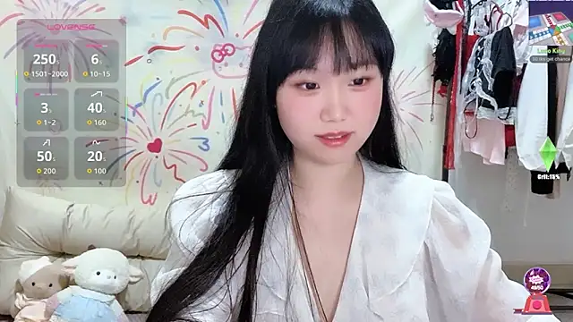 xiaoguai99 online show from April 2026 12:42:01 PM