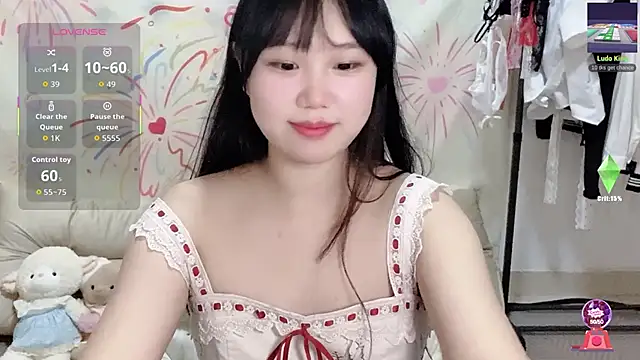 xiaoguai99 online show from June 2026 12:27:02 PM