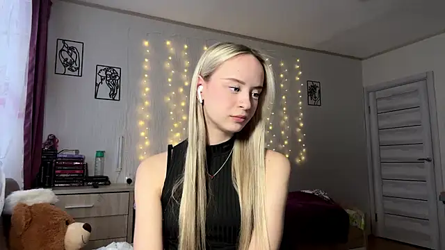 Snapshot of LatashiaOrcutt chatting on January 2026 12:42:01 PM LatashiaOrcutt online show from January 2026 12:42:01 PM