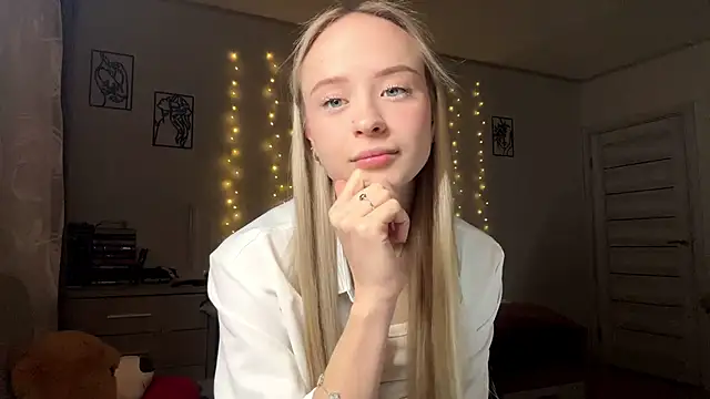 Snapshot of LatashiaOrcutt chatting on January 2026 04:32:02 PM LatashiaOrcutt online show from January 2026 04:32:02 PM