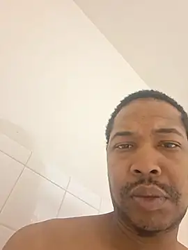 moneyboi1988 online show from January 2026 02:33:01 PM