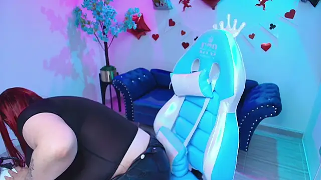 Hannah andrews online show from February 2026 07:25:01 PM