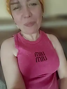 Snapshot of SweetTastes chatting on June 2026 08:32:02 AM SweetTastes online show from June 2026 08:32:02 AM