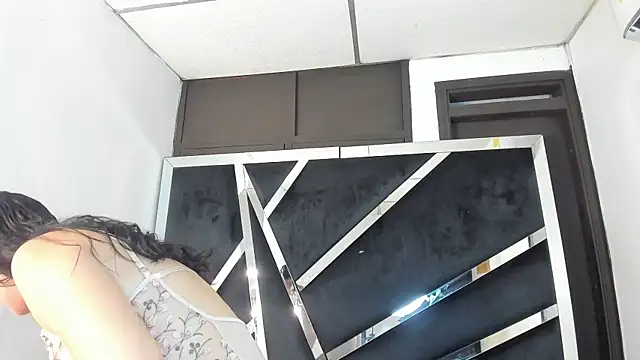 aishaxht online show from February 2026 08:53:02 PM