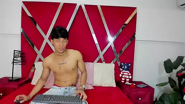 aishaxht online show from May 2026 09:09:02 PM