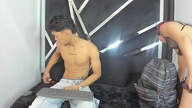 aishaxht online show from June 2026 12:15:01 AM