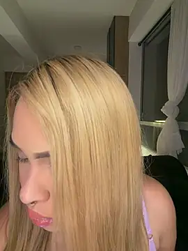 Snapshot of karymoron chatting on February 2026 05:29:02 AM karymoron online show from February 2026 05:29:02 AM