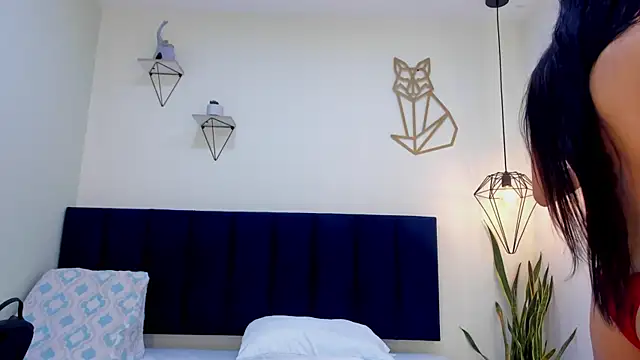 mayaevansmg online show from May 2026 12:12:02 PM