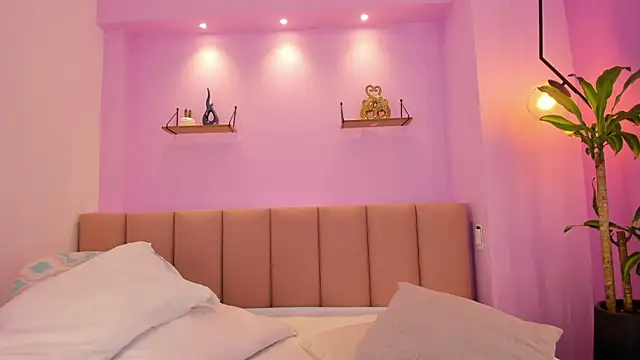 mayaevansmg online show from January 2026 01:26:02 PM