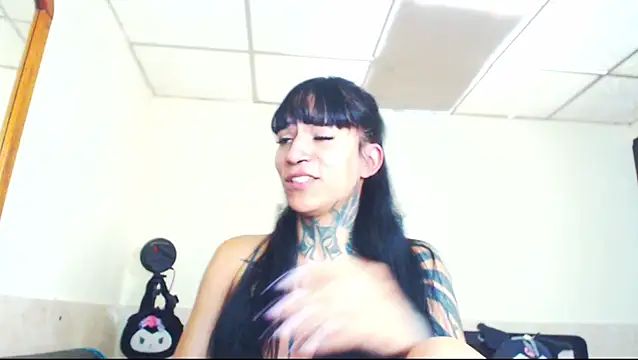 jazmin wolf online show from May 2026 05:10:01 PM