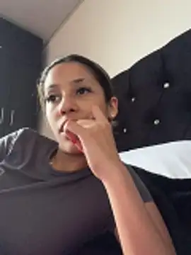 vicky bass  online show from March 2026 08:12:01 PM