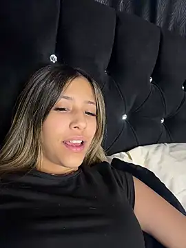 vicky bass  online show from March 2026 11:16:02 PM