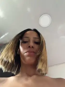 Snapshot of vicky_bass_ chatting on July 2026 05:32:02 PM vicky bass online show from July 2026 05:32:02 PM