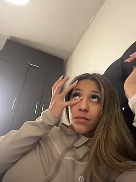 vicky bass  online show from February 2026 02:44:02 AM