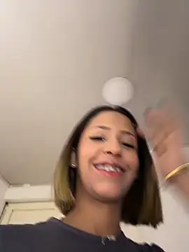 vicky bass  online show from June 2026 01:22:02 AM