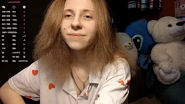 Snapshot of TiaraHenegan chatting on February 2026 07:17:02 AM TiaraHenegan online show from February 2026 07:17:02 AM