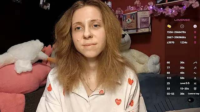 Snapshot of TiaraHenegan chatting on February 2026 09:08:02 AM TiaraHenegan online show from February 2026 09:08:02 AM