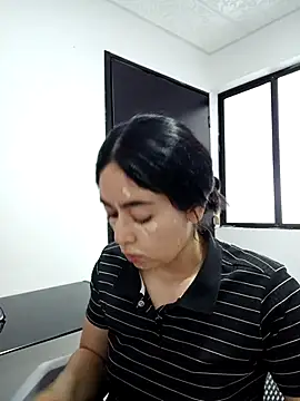 SweetAlbedo online show from February 2026 07:03:01 PM